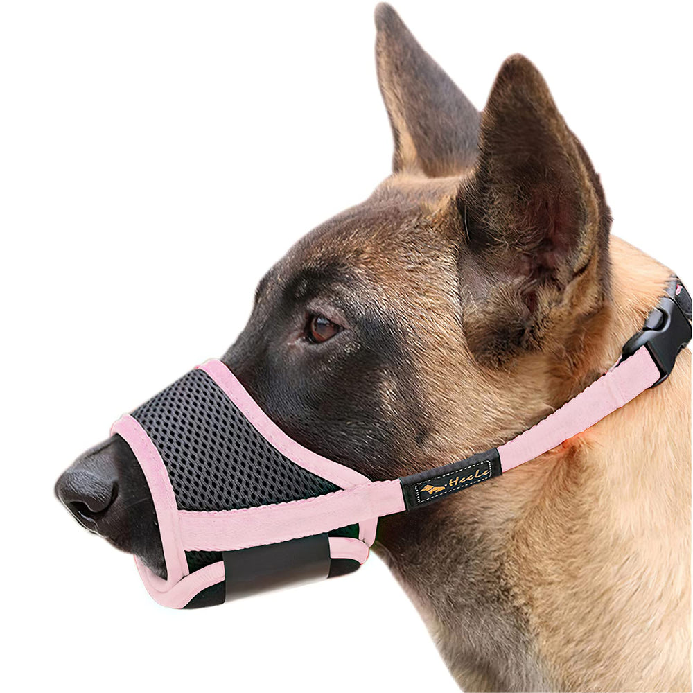 Masque pour chien HEELE ajuste le museau et le cou pour un maintien sécurisé.
