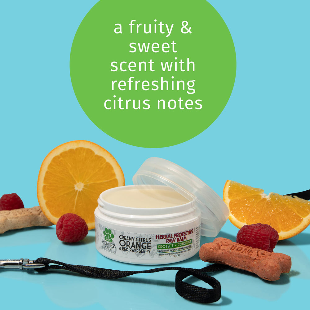 Hempz Petz Baume Patte Absorption Rapide montre une texture légère qui ne colle pas.