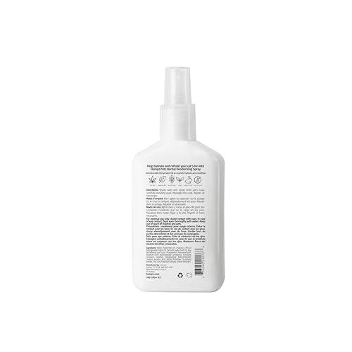 Hempz Petz parfum fruité citrus sur le pelage du chat.
