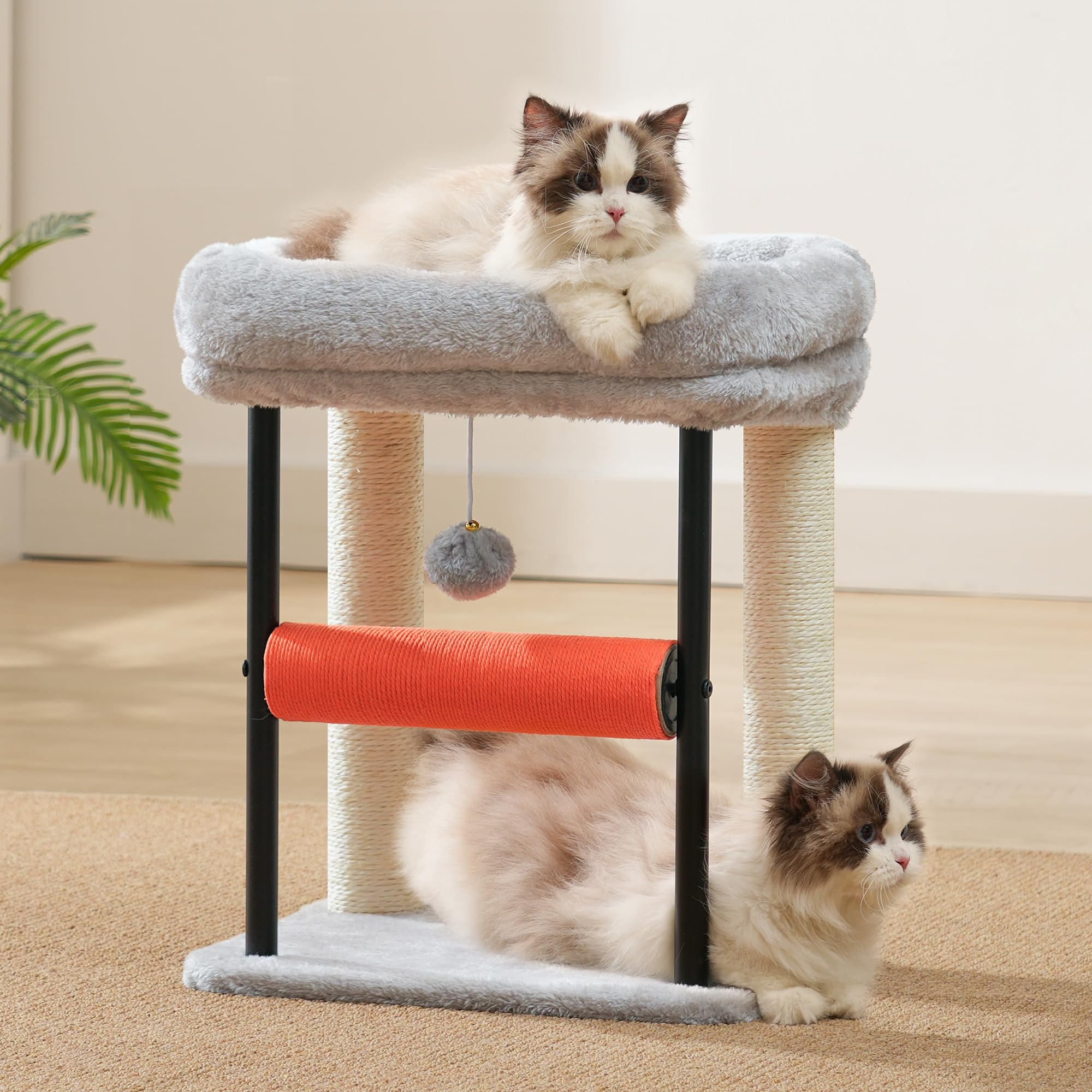 Hey-brother Arbre à chat: plateforme supérieure stable soutenue par quatre colonnes robustes.