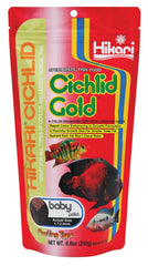 Hikari Cichlid Gold granules flottants pour un contrôle précis de l’alimentation.