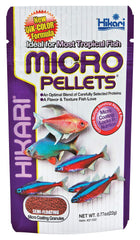 Hikari Tropical, gros plan sur pellets semi-flottants nourrissant les petits poissons.