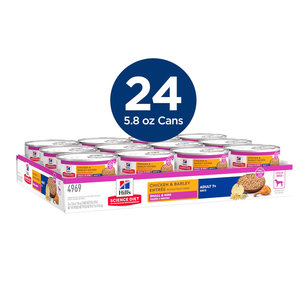 Petit chien dégustant la pâtée humide Hill's Science Diet Adulte 7+.