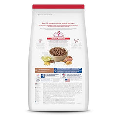Croquettes Hill's Science Diet Adult 1-6, agneau et riz brun en gros plan.