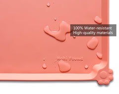 Tapis silicone imperméable Hoki Found L facilite le nettoyage autour des bols
