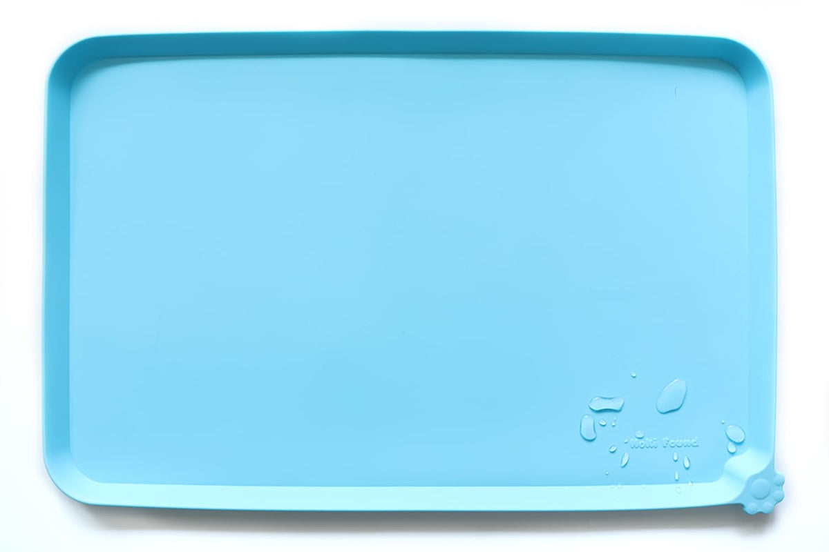 Tapis nourriture pour chiens Hoki Found en silicone, anti-débordement et facile à nettoyer.
