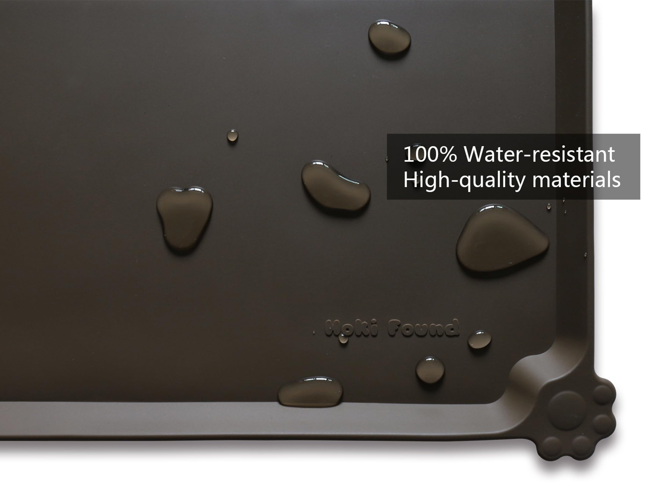 Tapis silicone avec bord superieur surleve, aide a contenir nourriture et liquides.