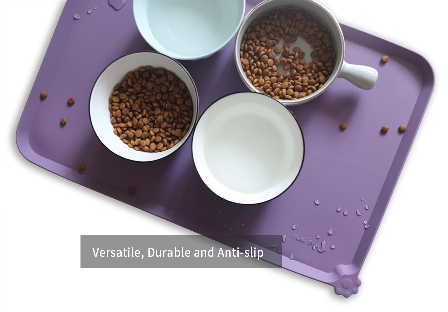 Surface étanche et facile à nettoyer, idéal pour les repas et les voyages.