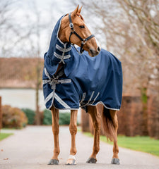 Horseware Amigo 1200D capuche intégrée pour plus de protection contre le vent.