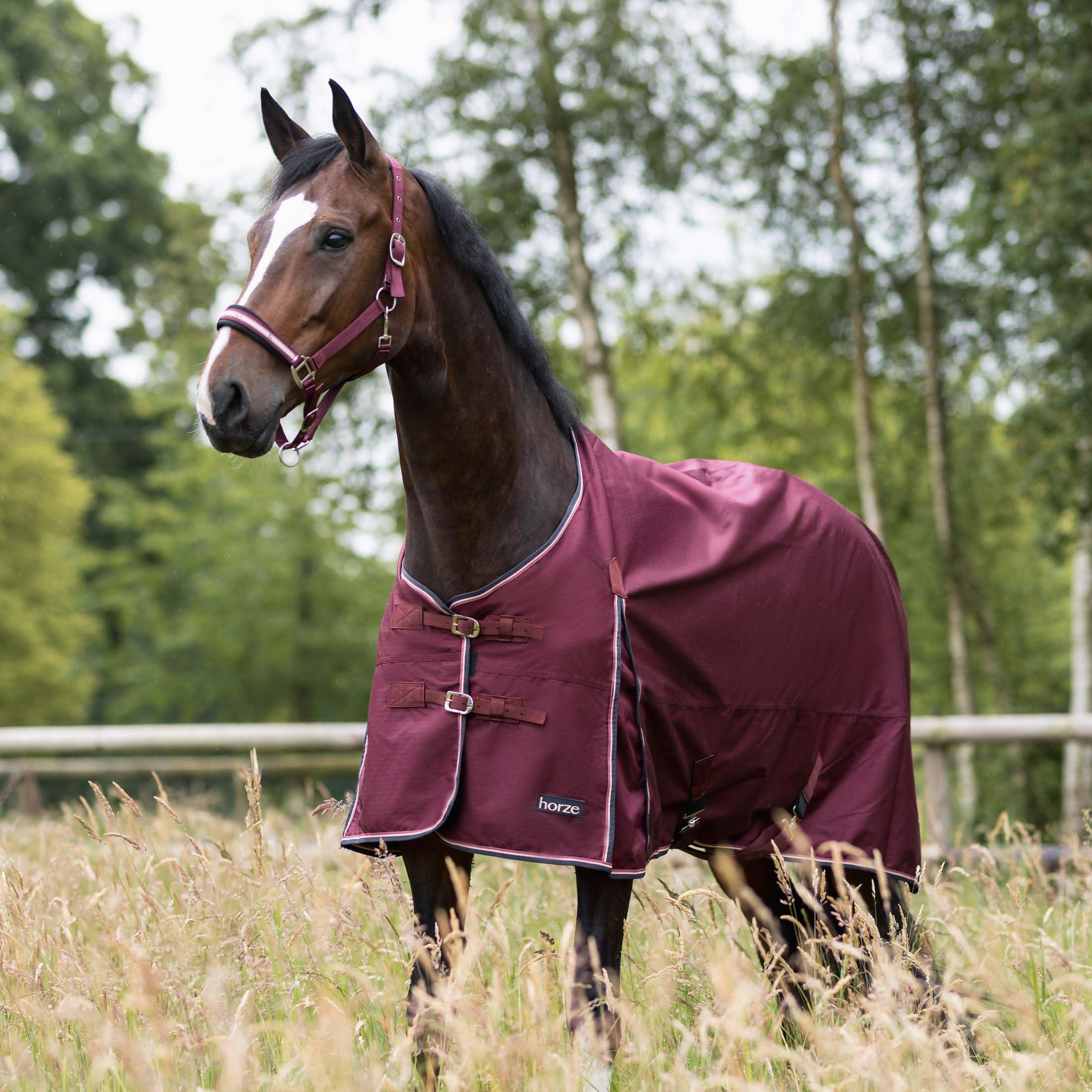 Matériau 600D ripstop Horze Glasgow durable et flexible.
