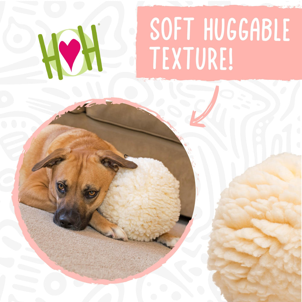 Texture HuggleFleece douce et résistante pour un pelage interactif et câlin.