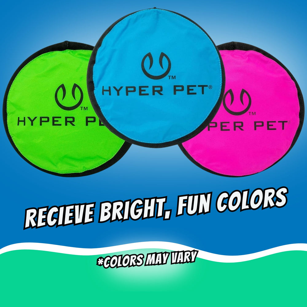 Hyper Pet Flippy Flopper frisbee chien rose, facile à repérer dans le gazon.