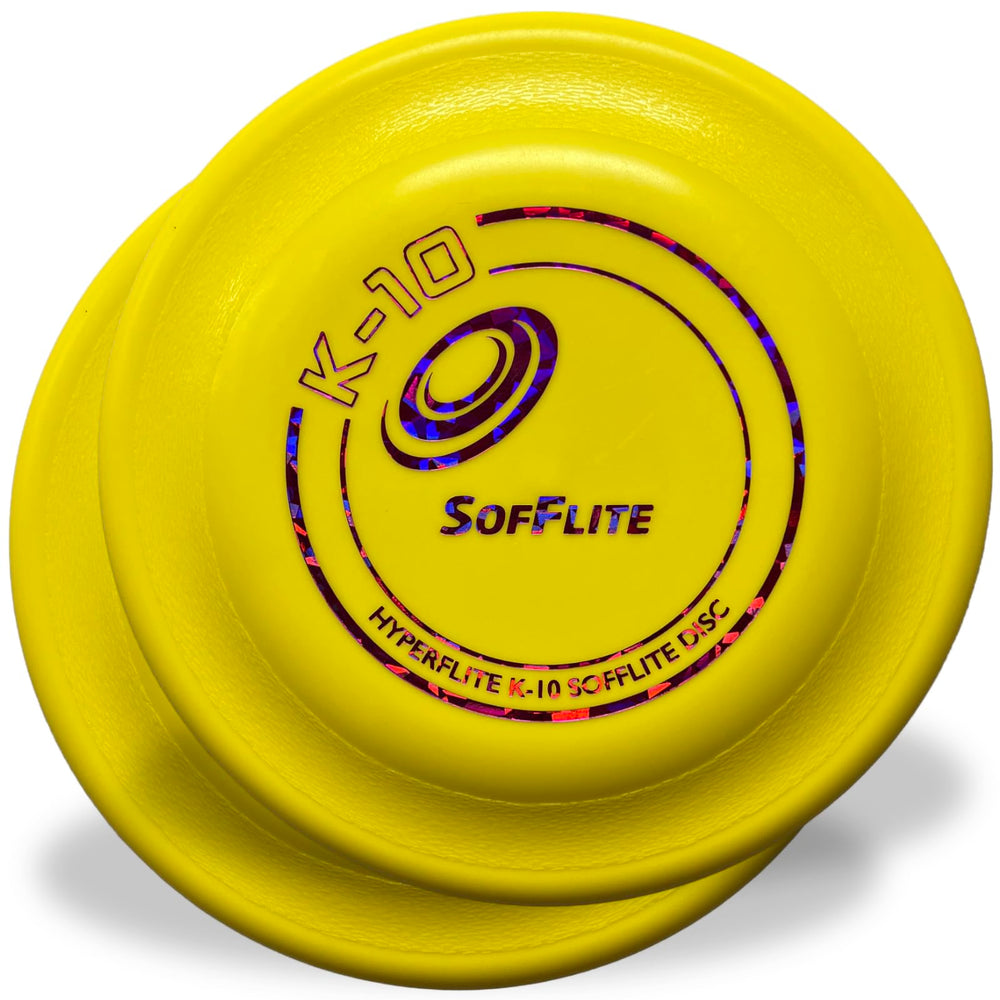Disque Hyperflite K-10 SofFlite jaune en duo, prêt pour l’entraînement.