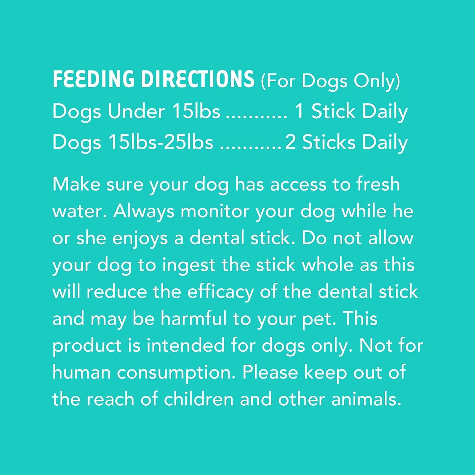 iHeartDogs Brushy Sticks : chien dégustant un mini-stick, utilisation quotidienne.