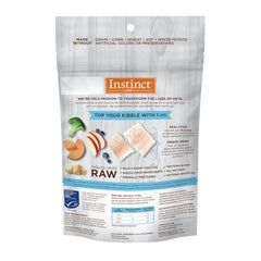 Instinct Boost : texture lyophilisée du mélange cru pour facilité de repas.