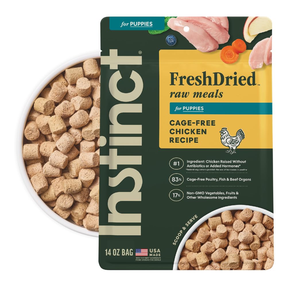 Bouchées lyophilisées Instinct chiot au poulet sans cage, emballage pratique.