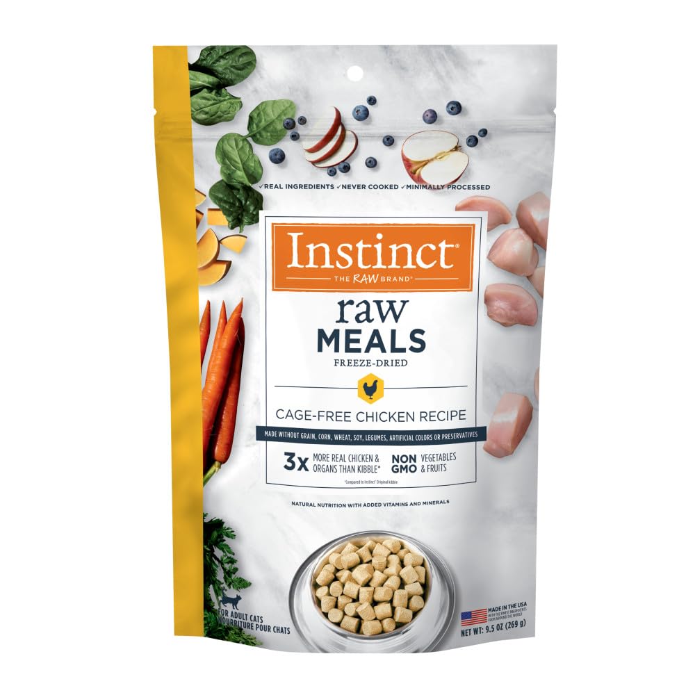 Instinct poulet lyophilisé pour chat — bouchée protéinée et texture croustillante.