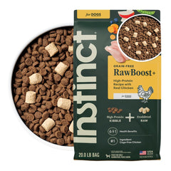 Instinct RawBoost morceaux poulet reels dans croquettes croustillantes haute proteine.