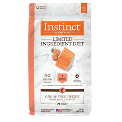 Instinct croquettes au saumon sauvage, sac 4 livres, nutrition simple pour chiens sensibles.