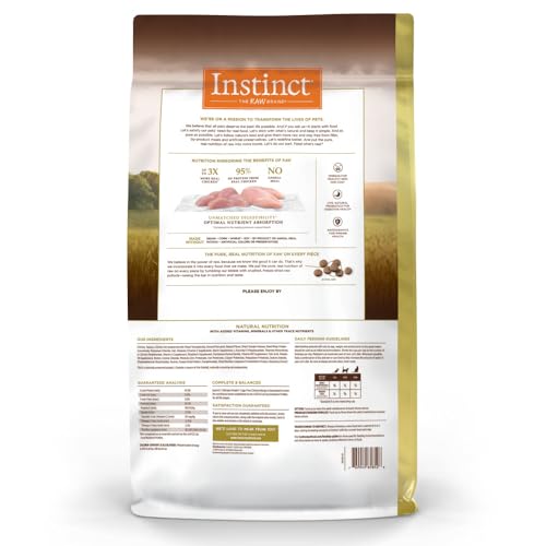 Croquettes enrobées de cru d'Instinct Ultimate Protein pour texture et goût