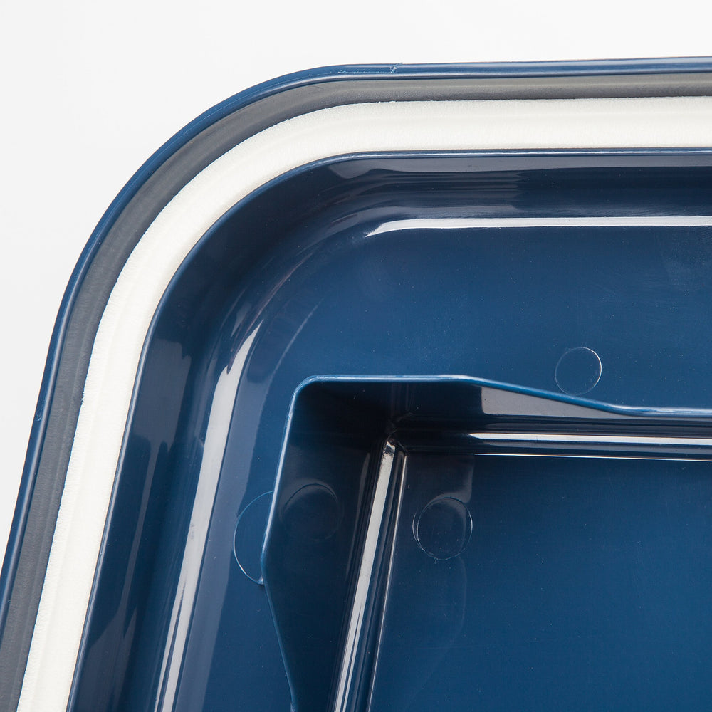IRIS USA Design Navy et Pearl pour une touche moderne.