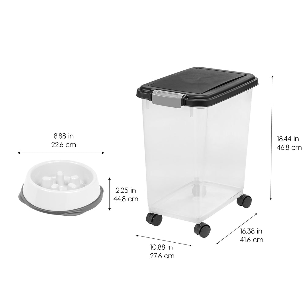 Roue amovible IRIS USA facilitant le déplacement du stockage de nourriture.