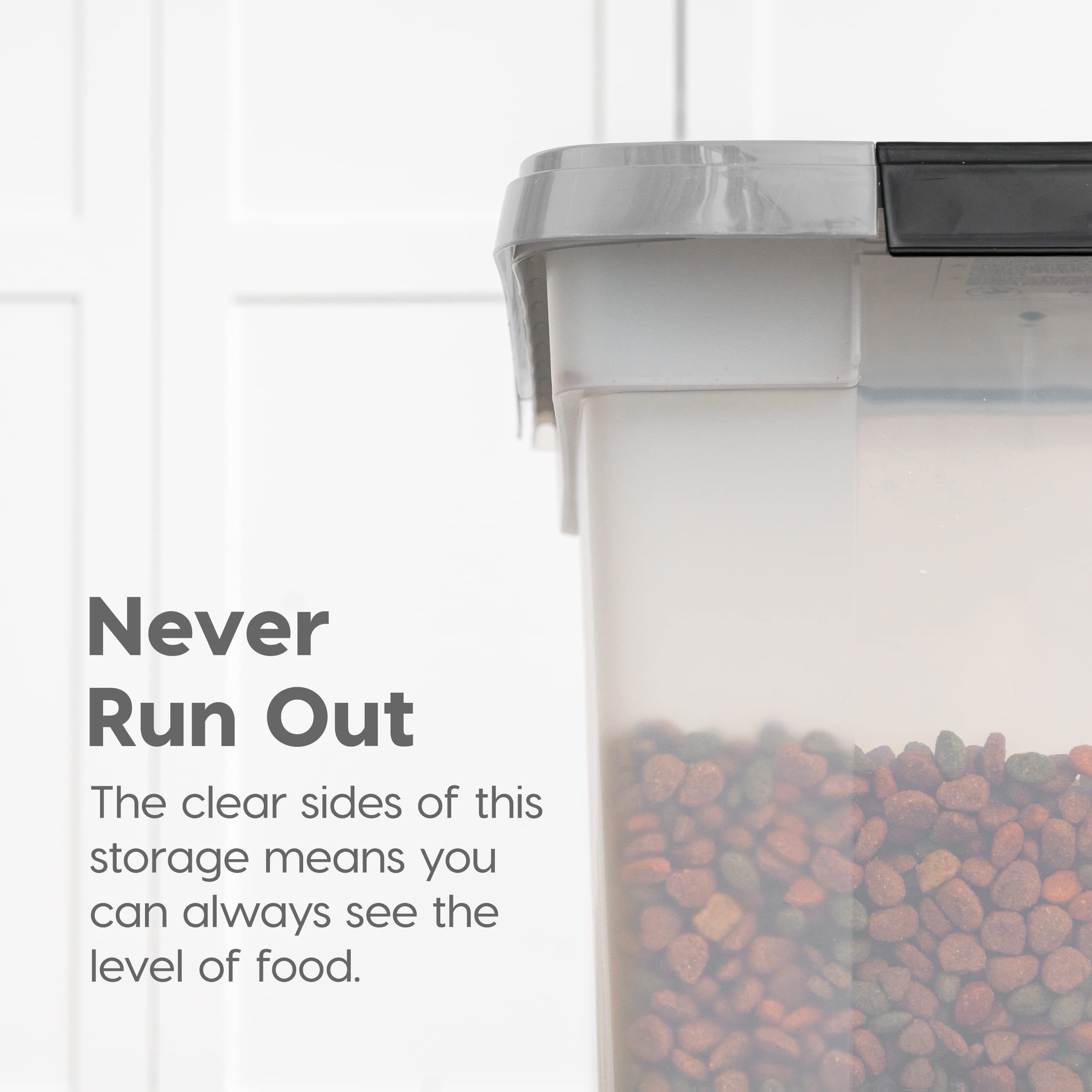 Quatre tailles IRIS USA disponibles pour différents aliments et quantités.