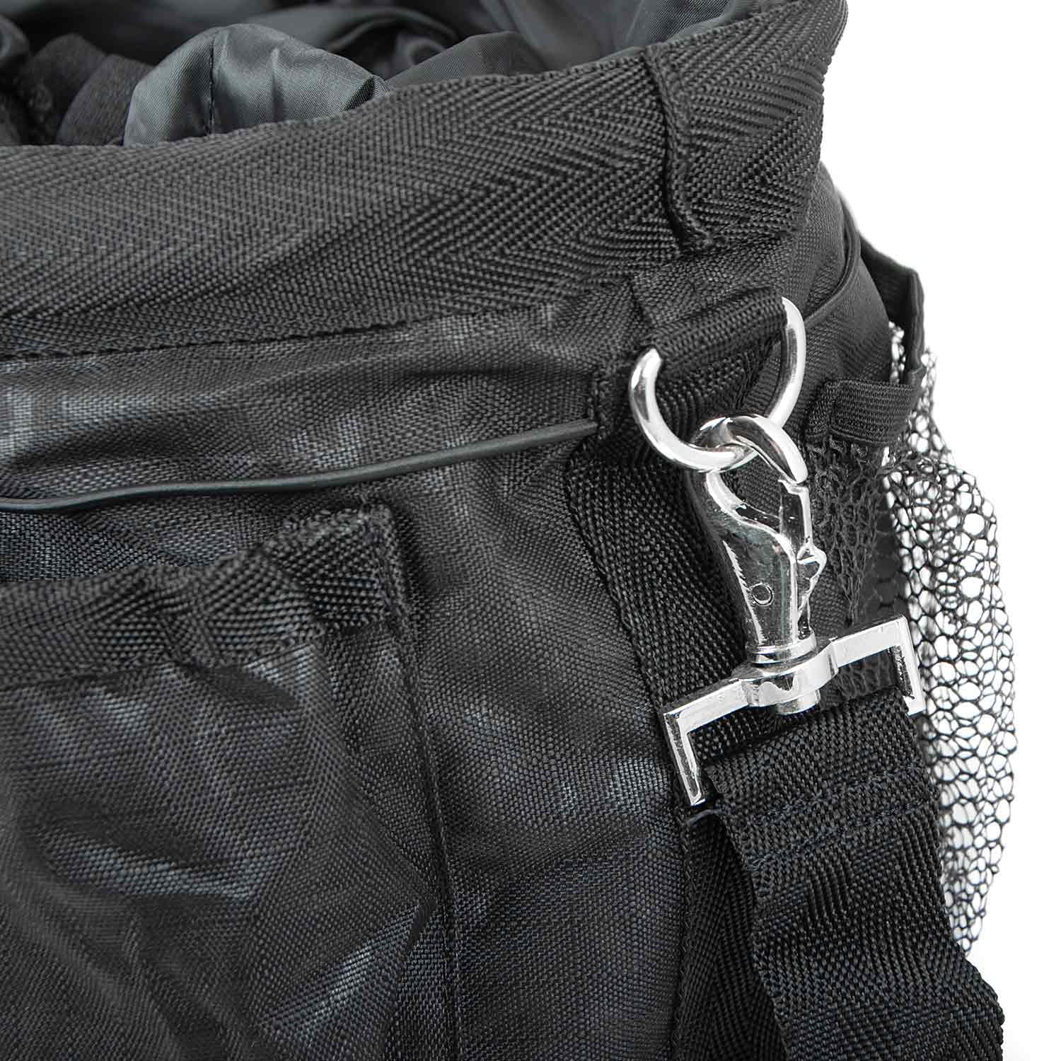 Poches et accessoires organisés avec le sac Jeffers Poplar Head pour l'écurie.
