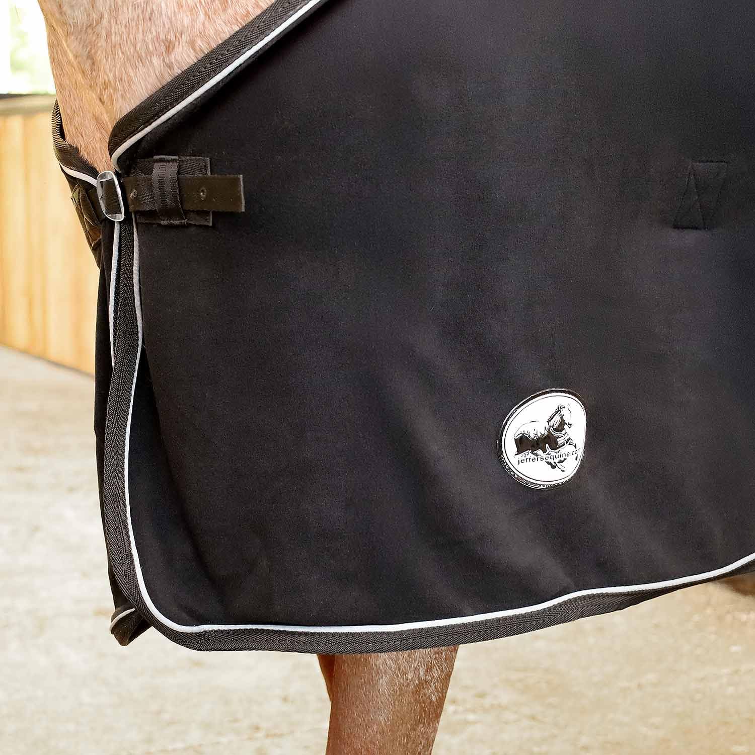Utilisation polyvalente Jeffers: couverture, drap de stabilité et couche d'entraînement.