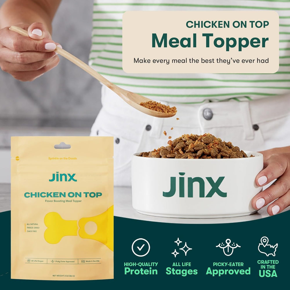 Jinx Toppers granules poulet, texture fine qui s’intègre facilement à la nourriture.