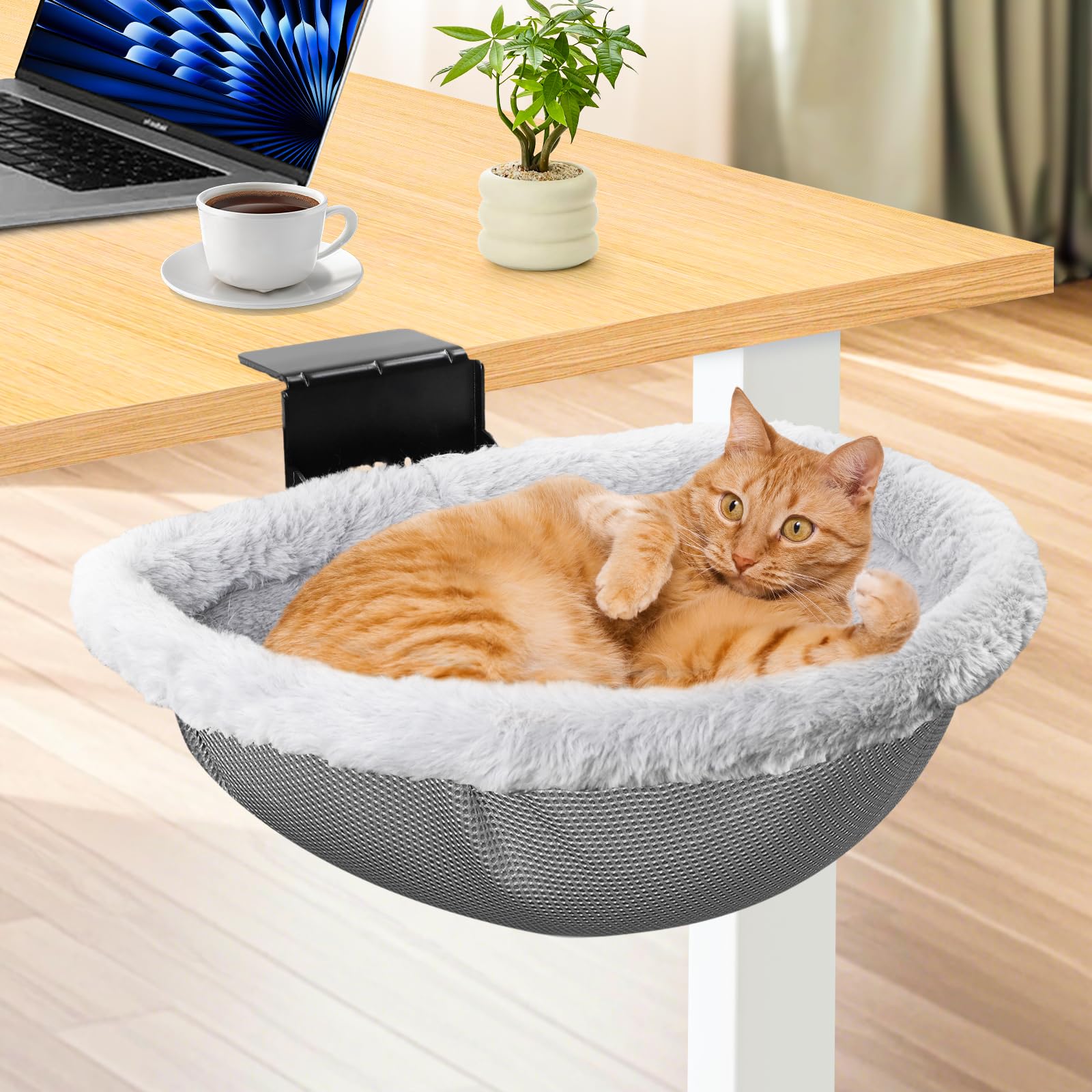 JinxZap repose-chat sûr et confortable pendant le travail à domicile.