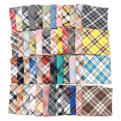 Bandana JpGdn pour petit chien, imprimé géométrique, tendance lors des sorties.