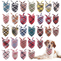 Bandana JpGdn pour petit chien, rose vif, idéal pour séances photos.
