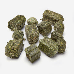 Kaytee Cubes d'Alfalfa favorisent une digestion saine chez les petits animaux.