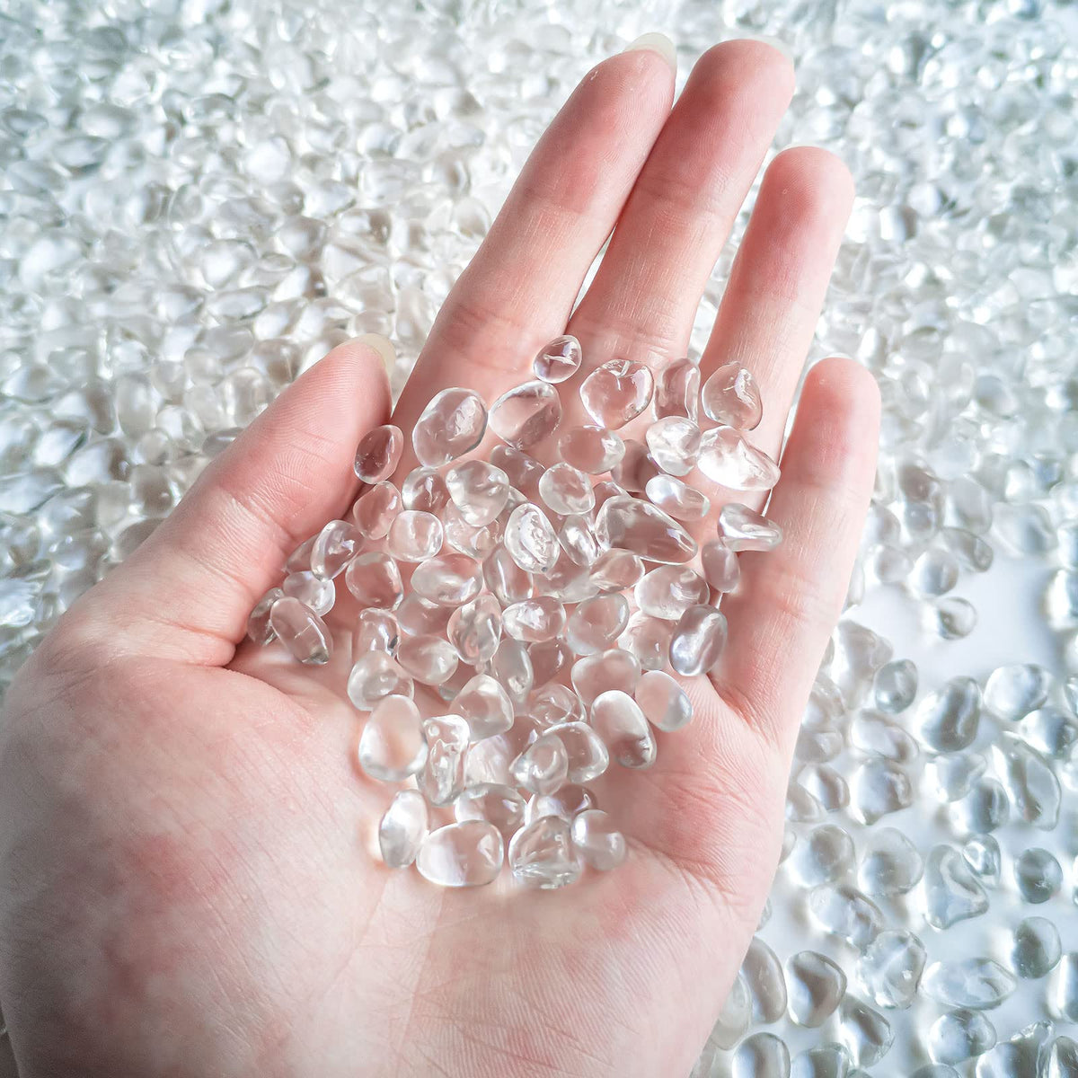 Keedolla pierres-verre-aquarium-translucides offrent un fond clair et sûr pour les poissons.