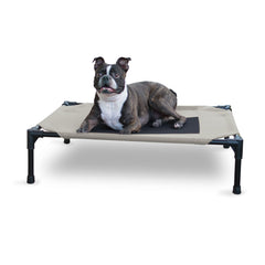 K&H Pet Cot avec cadre métallique robuste, idéal pour l'extérieur.