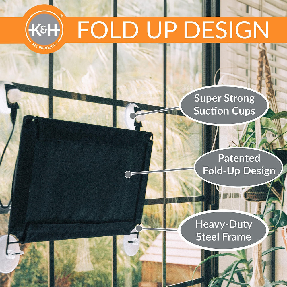 K&H Pet EZ Mount Window Sill: le siège se replie pour laisser passer les rideaux.