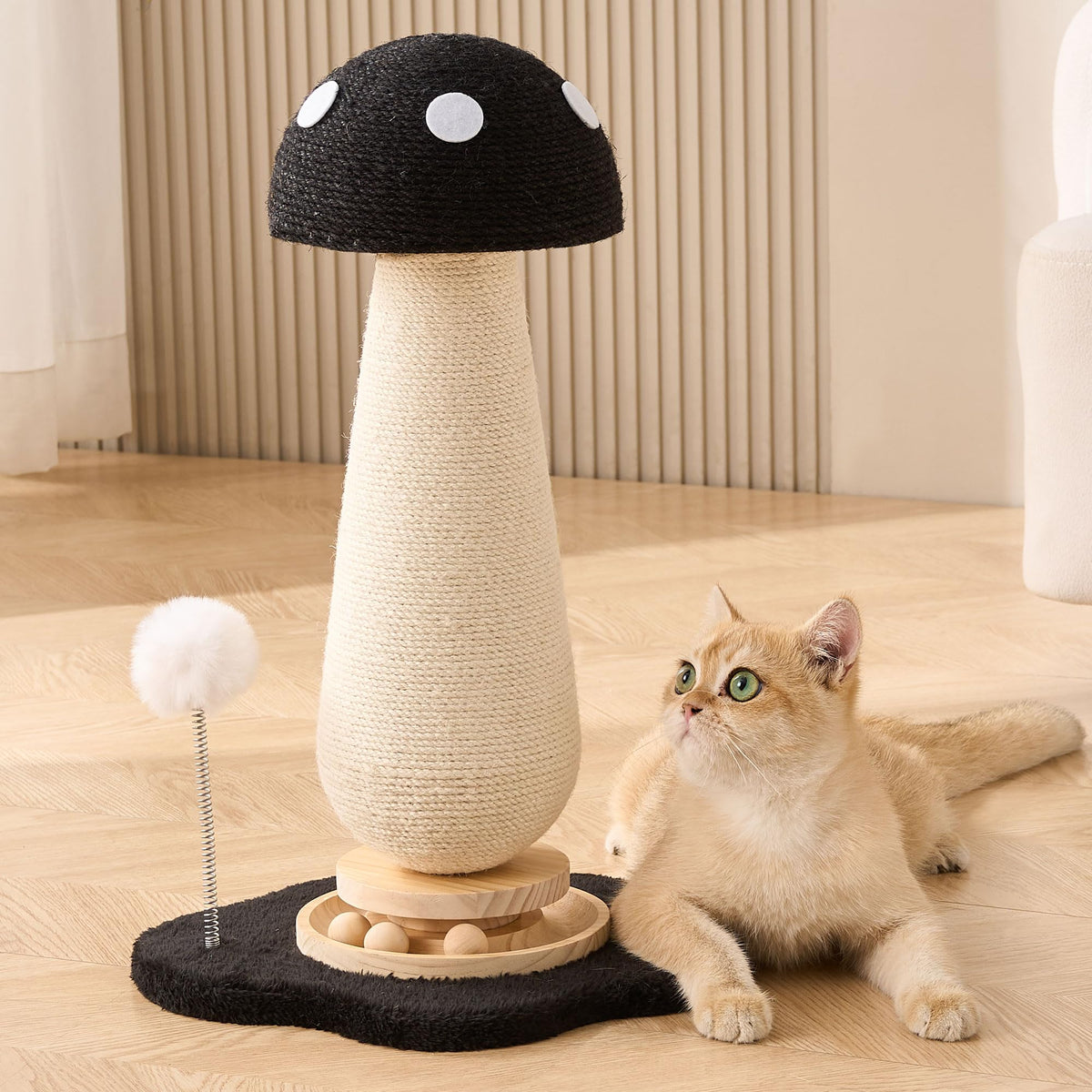 Kicari champignon-grattoir : grande surface de griffage pour chats actifs.