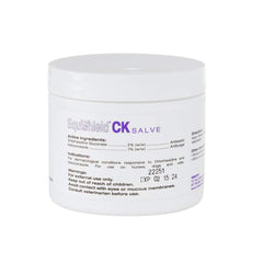 Kinetic Vet EquiShield CK Salve sur peau, pour un soin local pratique et quotidien.