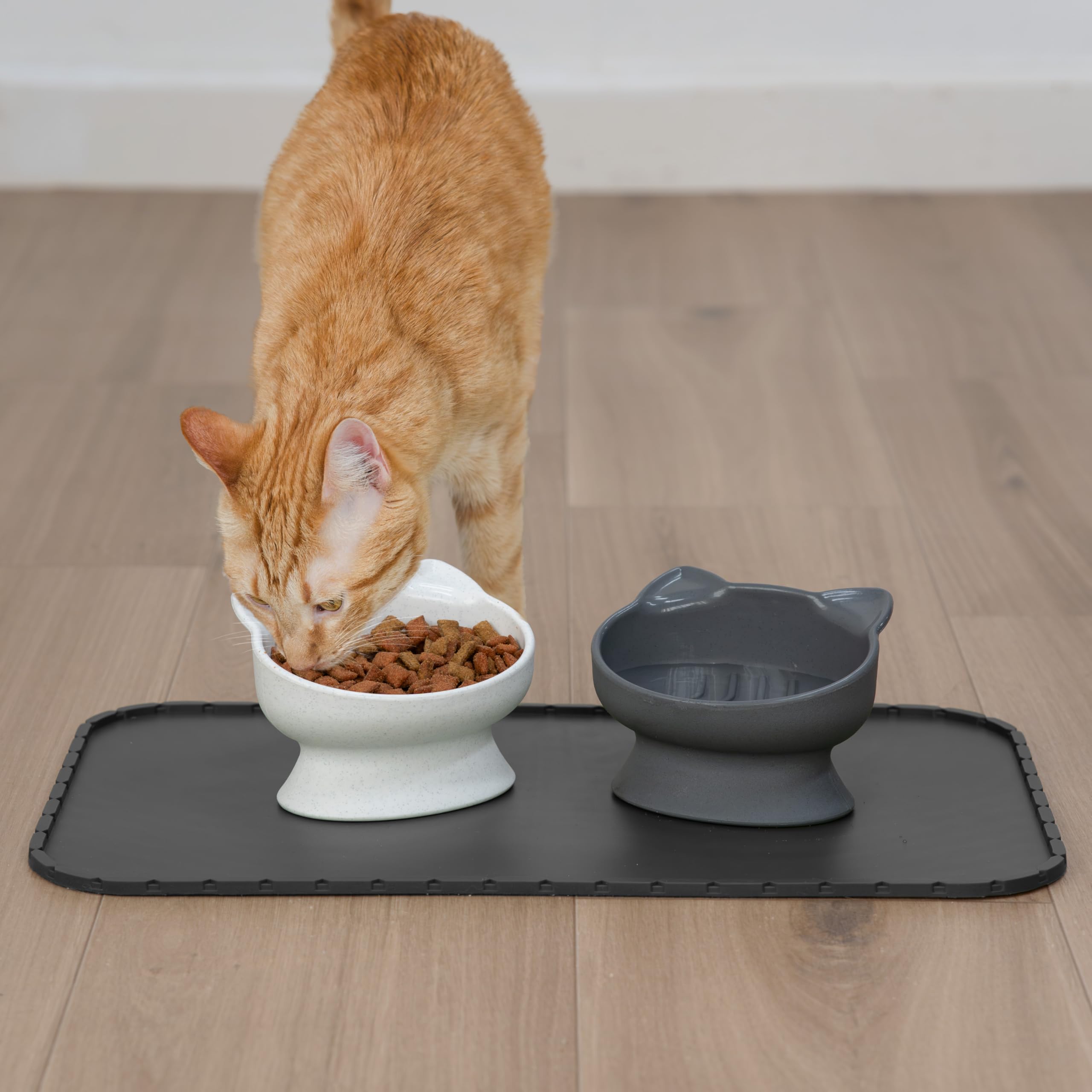 Kitty City – base antidérapante lavable au lave-vaisselle pour un nettoyage rapide.