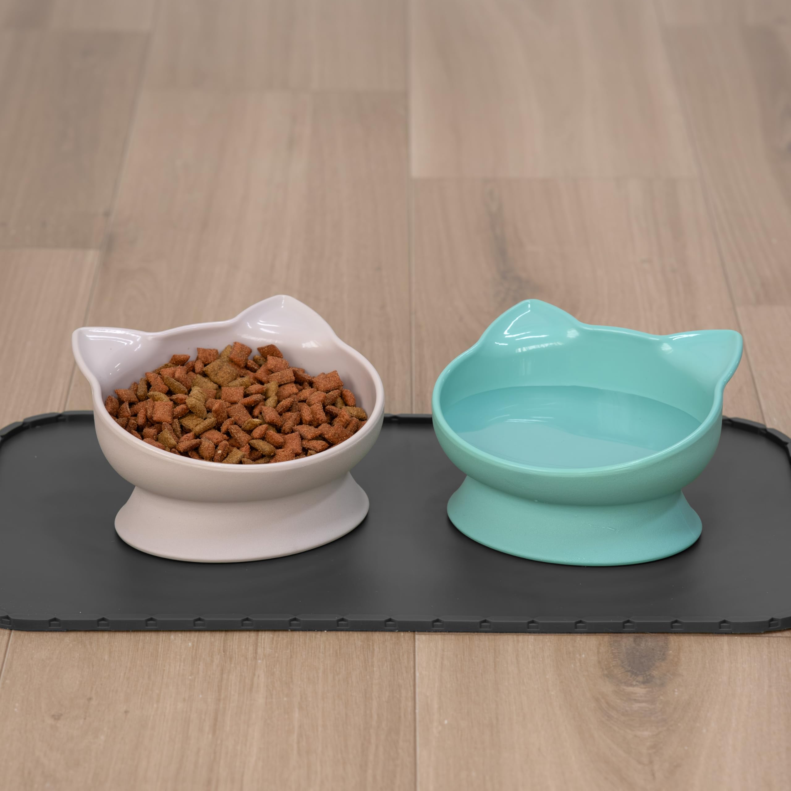 Ensemble Kitty City, deux bols parfaits pour repas quotidiens et hydratation.