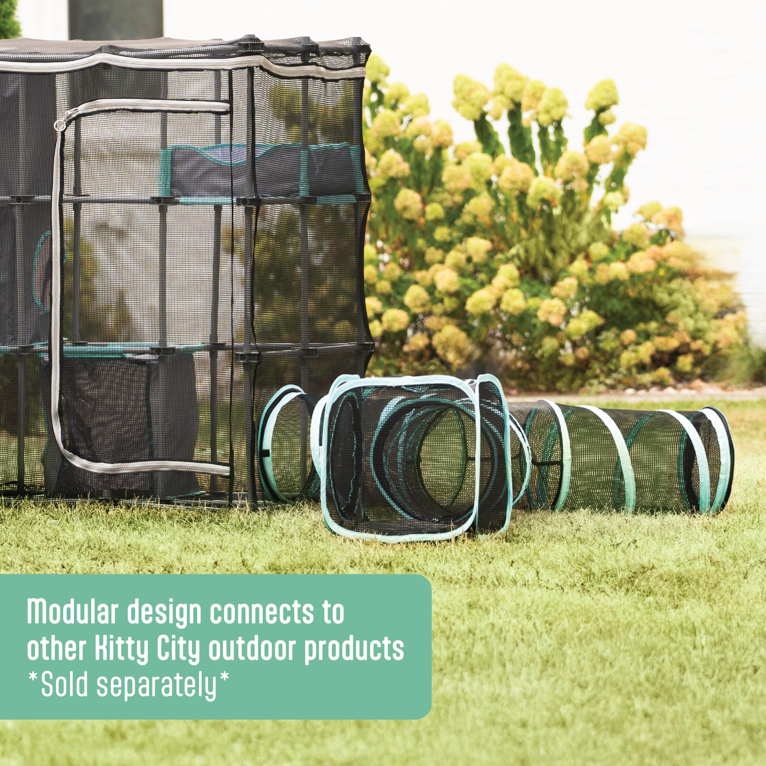 Kitty City Outdoor Catio – porte-zippee: entrée pratique pour accéder rapidement à l'espace de jeu.