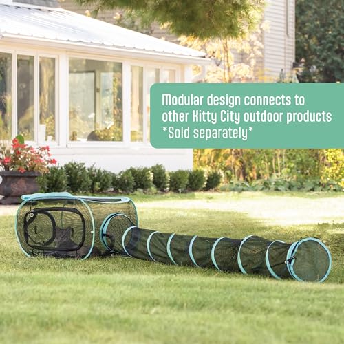 Kitty City Outdoor Kennel panier-doux : tapis moelleux pour des siestes confortables.