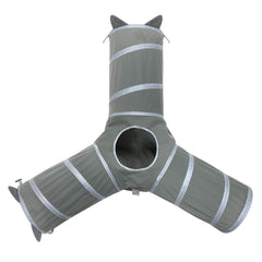 Kitty City Tunnel: chat dans le tunnel ouvert, idéal pour le jeu et la curiosité.