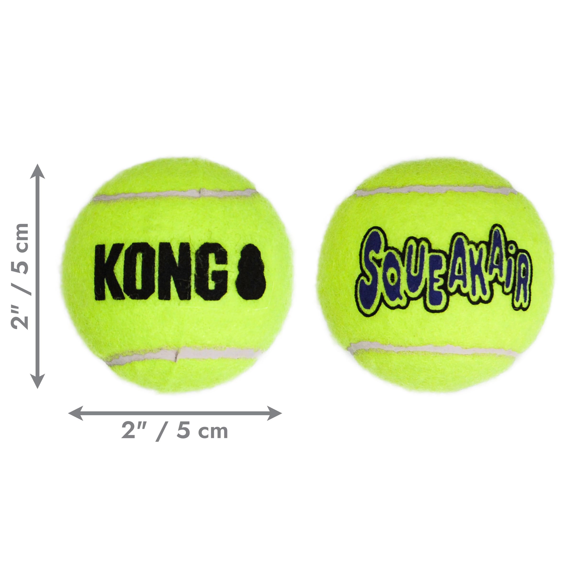Chien en action lors d’un fetch avec la balle Squeakair de KONG