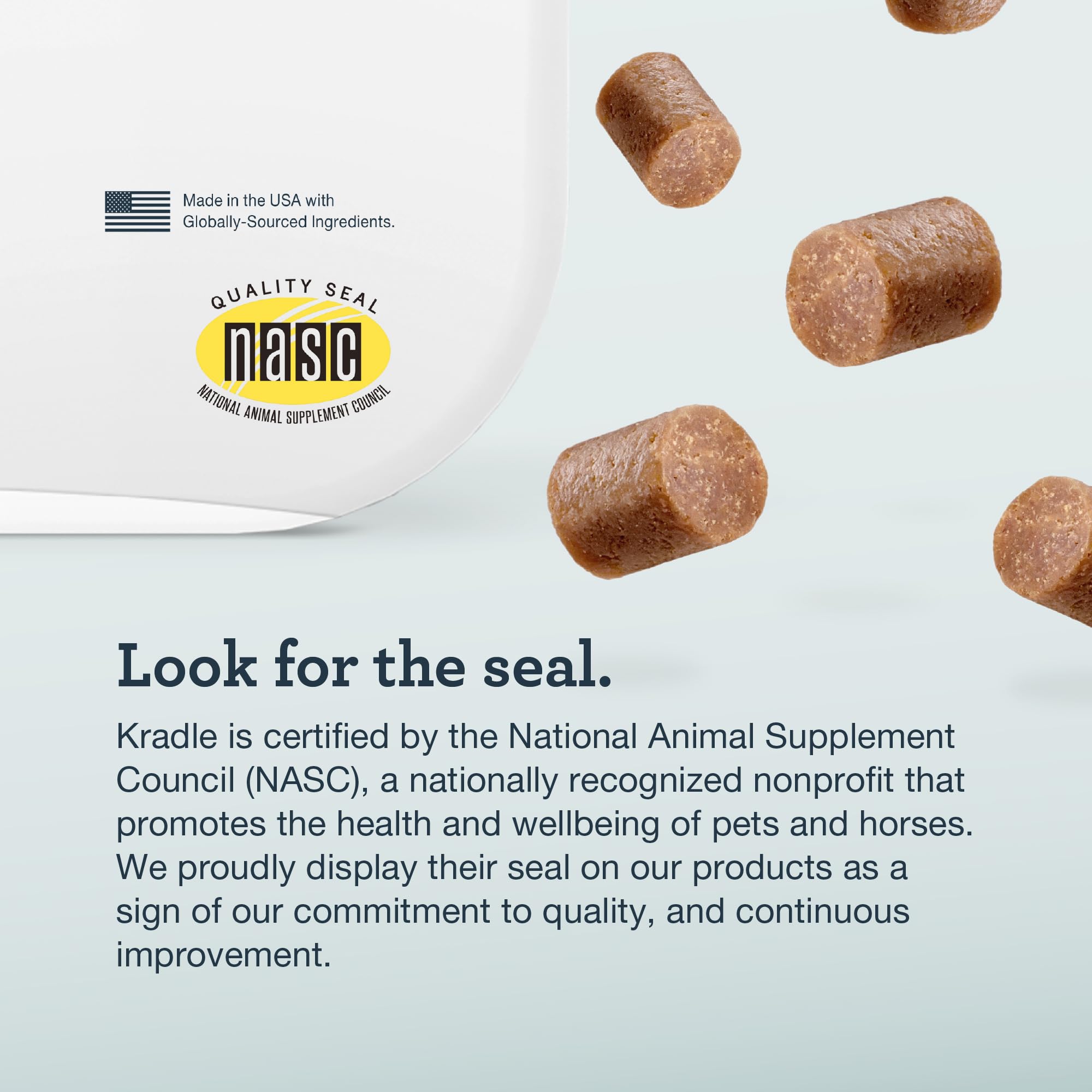 Chien content après administration des Kradle Skin Health Chews.