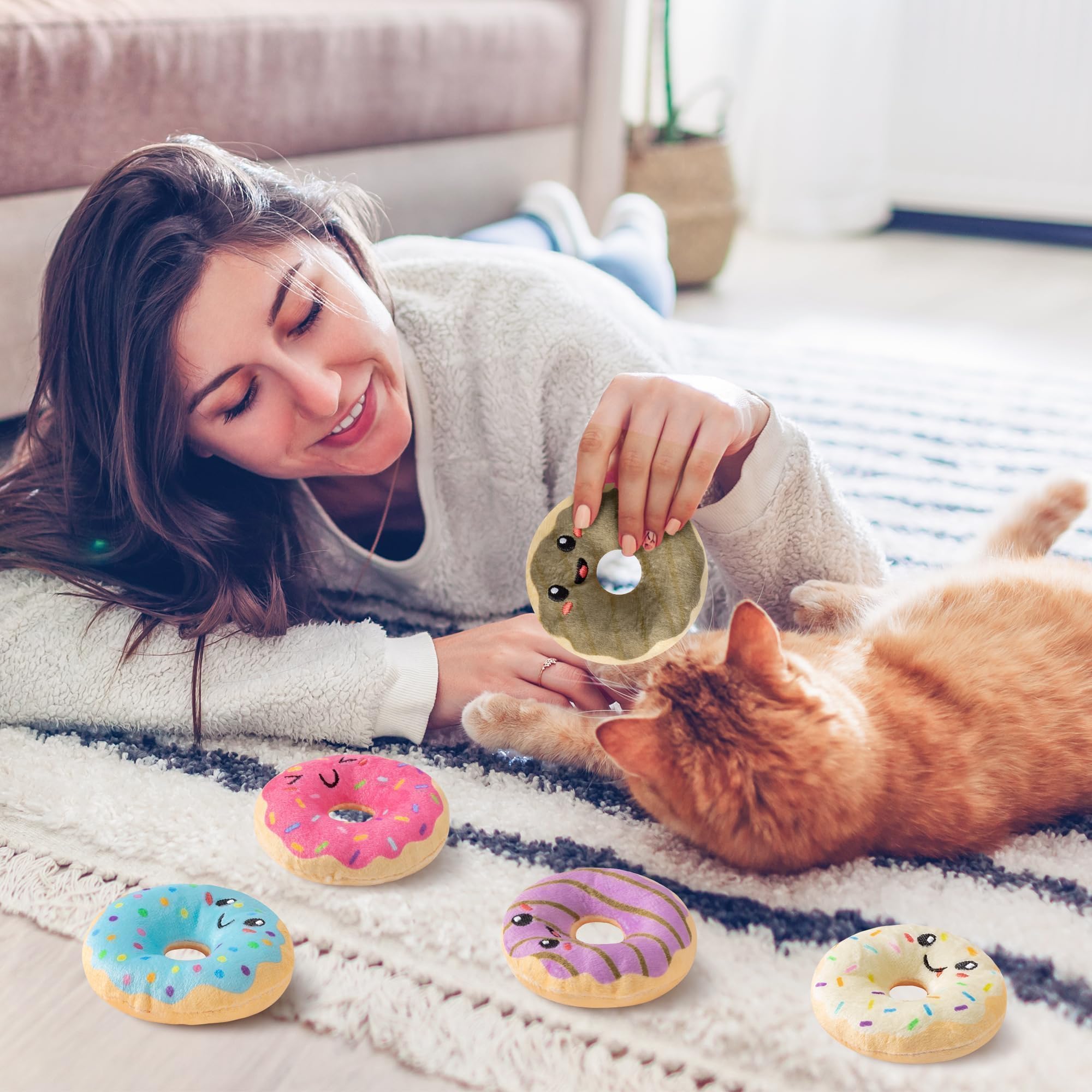Jouet beignet L1rabe violet, contient herbe à chat pour stimulation mentale.