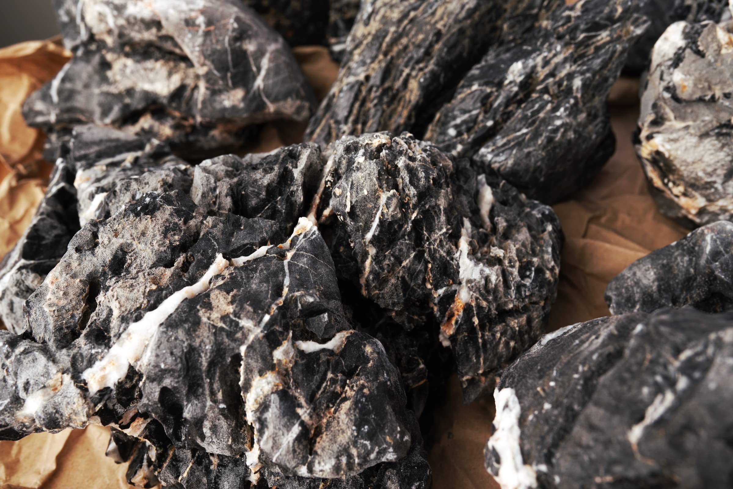LANDEN pierres Seiryu Noires cavernes et piles pour aquascape naturel