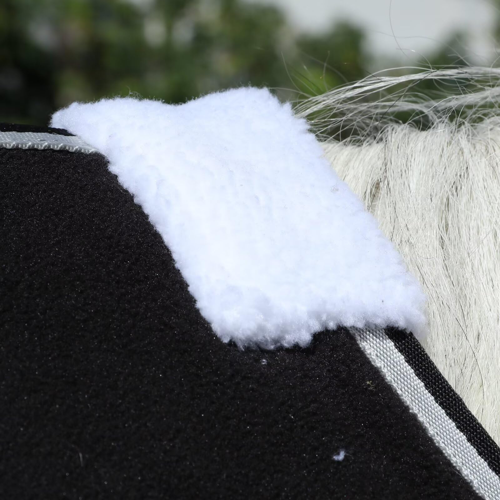 Leaeforest cheval technologie anti-transpiration pour rester au sec.