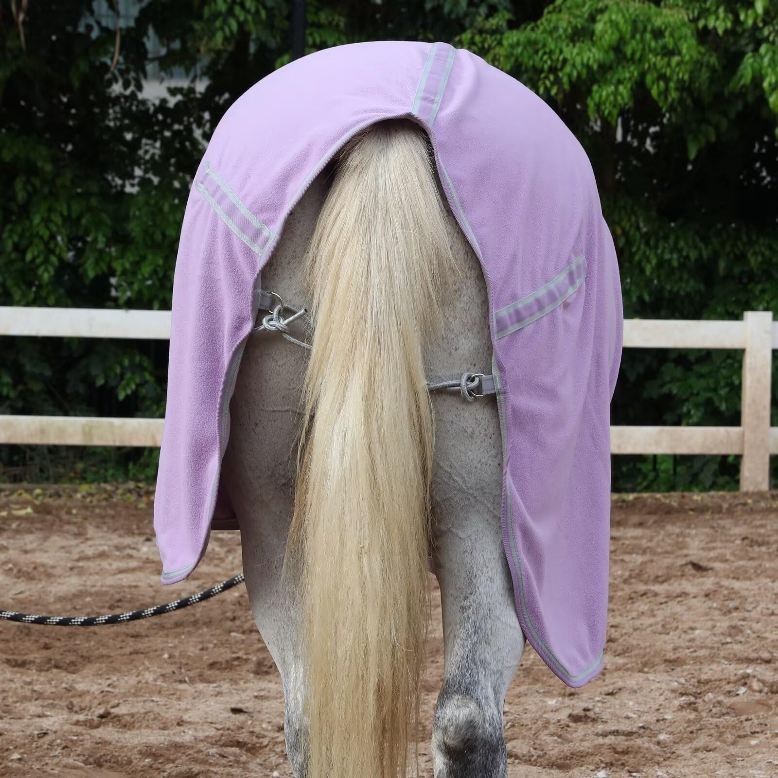 LEAFOREST cheval-utilisation-toutes-saisons, utilisable en écurie, paddock et transport.